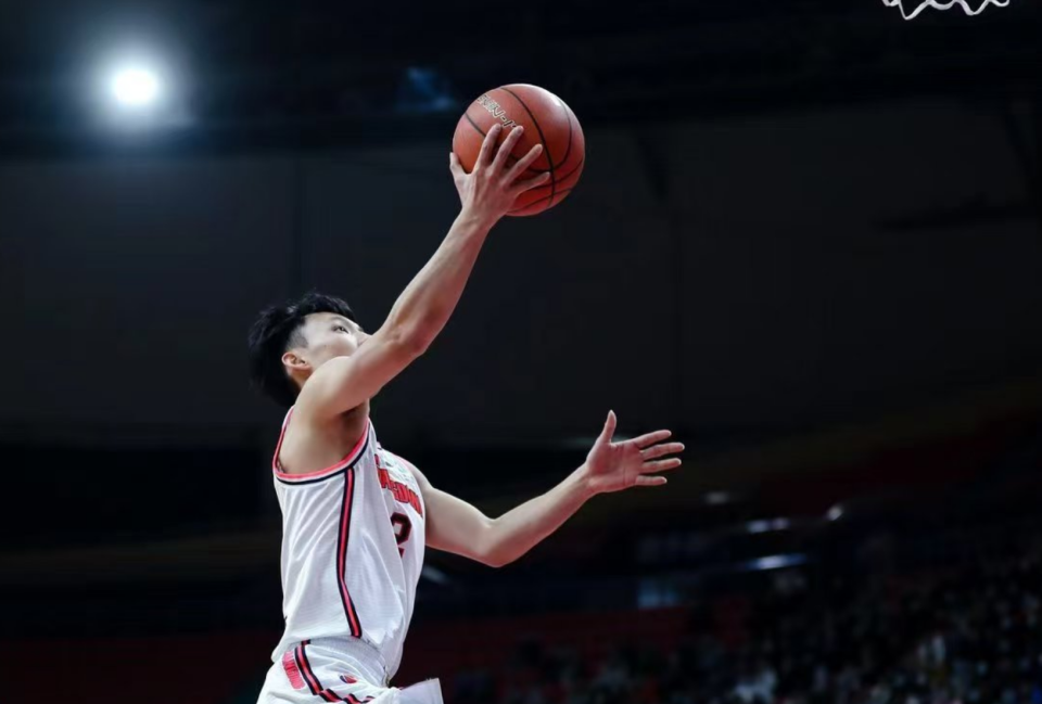 关于胡金秋21+11广厦胜浙江邹雨宸20分北控负山东的信息