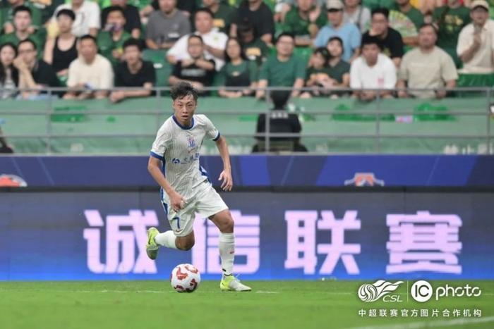 登顶!中超-阿苏埃建功申花3-1送国安首败的简单介绍