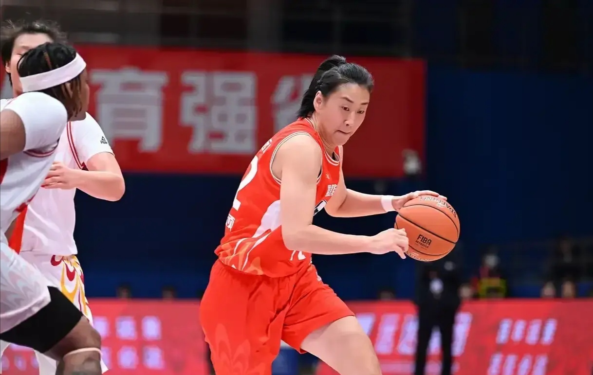 超高效率！杨舒予9投8中&三分2中1攻下17分4板4助