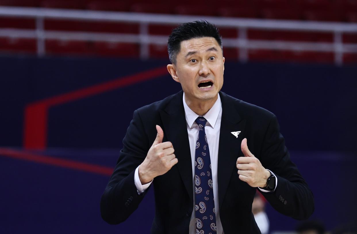 广东男篮与杜锋面临处罚，广厦外援官宣离队，孟子凯告别的简单介绍